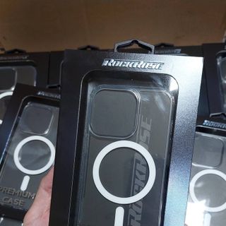 Ốp ROCKROSE Magcase Neo iPhone 13 - Clear