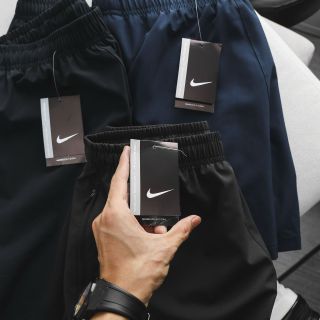 Short Ni3ke xi giãn runing 2 lớp. Lớp lưới bên trong mềm thoáng mát, co giãn 4c, 2 túi khoá kéo. Phụ liệu hãng