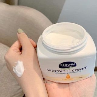Kem Dưỡng Da Mềm Mịn Redwin Vitamin E Cream 300g Úc