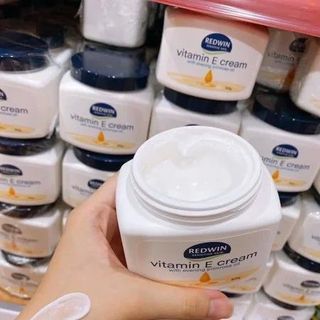 Kem Dưỡng Da Mềm Mịn Redwin Vitamin E Cream 300g Úc