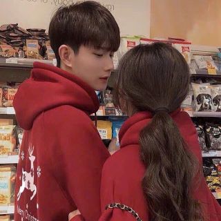 Áo khoác hoodie đỏ Noel Unisex form rộng hoạ tiết merry christmas, chất nỉ bông mềm mịn dỏm rộng dưới 70kg