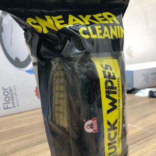 Bộ sản phẩm vệ sinh giày sneaker