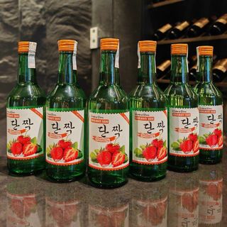 Soju Hàn Quốc Soulmate Strawberry (vị dâu) 360ml giá sỉ, giá bán buôn - thùng 20 chai giá sỉ