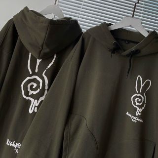 Áo Hoodie Thỏ RIFI Phối Túi Form Rộng Màu Rêu Unisex