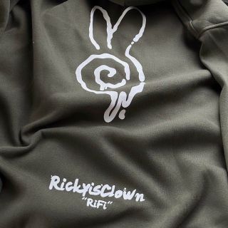 Áo Hoodie Thỏ RIFI Phối Túi Form Rộng Màu Rêu Unisex