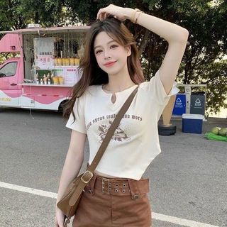 Áo croptop tay ngắn phong cách retro Bare in họa tiết Rose Cute and Psycho cổ điển