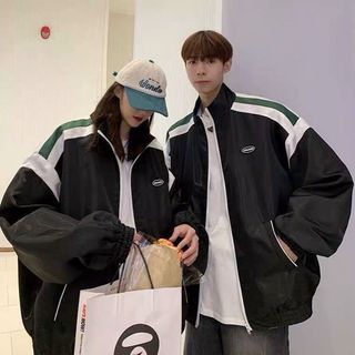 Áo khoác nam unisex cổ đứng vải dù 2 lớp phối màu độc lạ.