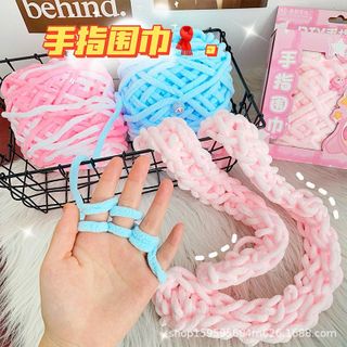 HỘP LEN NHUNG ĐŨA KÈM 1 CHARM