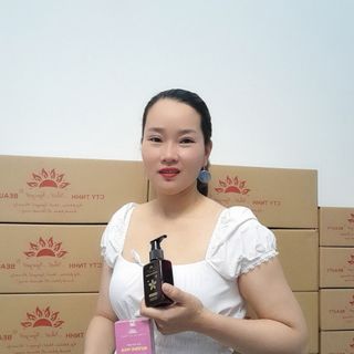 SỮA RỬA MẶT HƯƠNG HOA 100ML
(Nhập từ 10 hộp Nhập thùng 100 hộp  có giá tốt hơn)