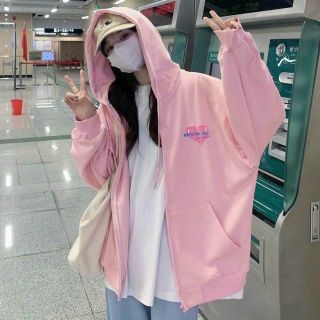 Áo khoác nỉ bông mền dày in tim trước ngực và chữ sau lưng , mực in chất lượng không bị bay khi giặt