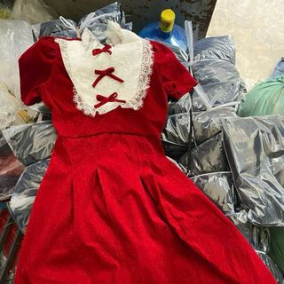 Đầm nhung phối cổ ren form dài