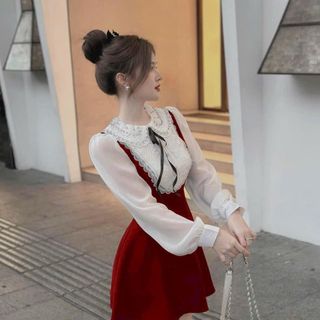 Đầm nhung phối cổ tên đính đá