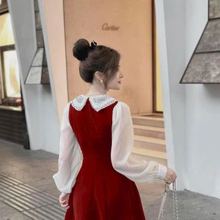 Đầm nhung phối cổ tên đính đá