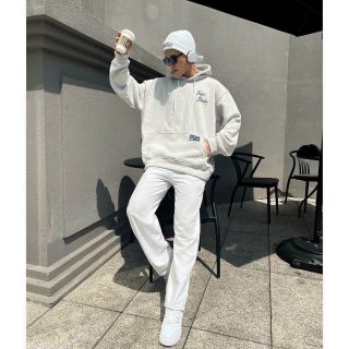 Áo hoodie tay phồng hình in nổi Fafic Studio nón 2 lớp vải chính from 75kg. Giá sỉ - giá bán buôn
