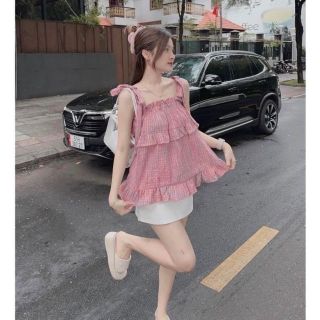 Áo babydoll hai dây kẻ caro đỏ, áo 2 dây chun ngực thắt nơ vai viền bèo tầng tiểu thư. giá sỉ - giá bán buôn