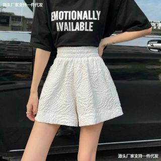 Quần đùi kiểu, chất liệu xốp dập hoa hồng nổi. From từ 45kg - 58kg