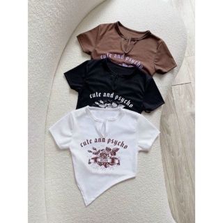 Áo croptop tay ngắn phong cách retro Bare in họa tiết Rose Cute and Psycho cổ điển