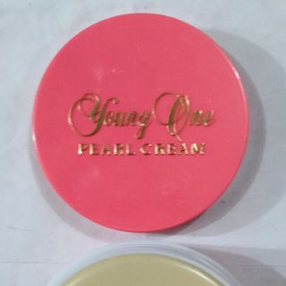Kem Tóc Xù 100g Young one Thailand