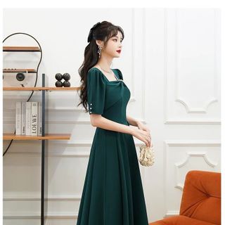 ĐẦM XÒE XANH RÊU ĐÍNH HẠT CỔ VUÔNG -HUYỀN XMĐT