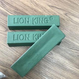 Viên Sáp Đánh Bóng Lơ Đánh Bóng Kim Loại Inox Đồng Nhôm.. Hiệu Lionking 200x30x40