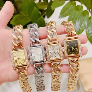 Đồng hồ xích vuông viền đá siêu đẹp