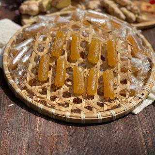 GỪNG DẺO SỢI VIÊN, GỢI NHỚ SỰ NGỌT NGÀO ẤM CÚNG TÌNH THÂN 500G - WINNIE HOUSE