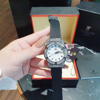 HOT SALE: ĐỒNG HỒ THỜI TRANG NỮ HUB ĐÁ VUÔNG