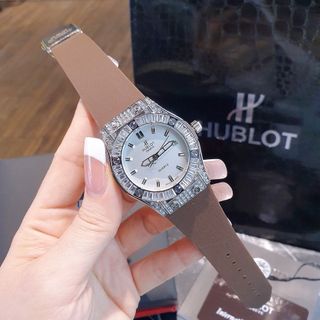 HOT SALE: ĐỒNG HỒ THỜI TRANG NỮ HUB ĐÁ VUÔNG