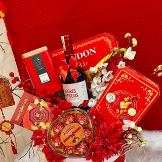 Set quà tết 6 món để trụ nơ mẫu mới 2024