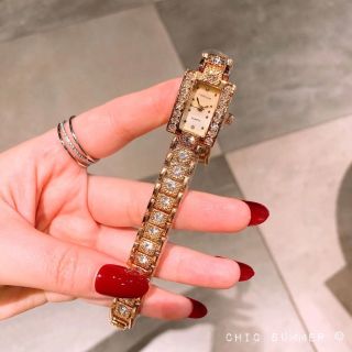 ĐỒNG HỒ NỮ THỜI TRANG CA/TI/ER CHỮ NHẬT