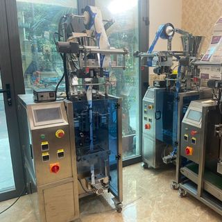 Máy đóng gói bột túi 4 biên 2-25g định lượng trục vít