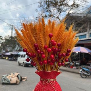 Bình túi tiền kèm bông lúa hút tài lộc