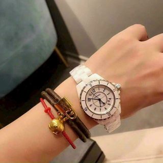 ĐỒNG HỒ CAO CẤP LÊN TAY CỰC ĐẸP ,GIÁ RẺ ,THƠI TRANG .BẢO HÀNH MÁY 2 NĂM NẾU LỖI DO NHÀ SẢN XUẤT  HÀNG NHẬP BAO ĐẸP CHẤT LƯỢNG  SIZE 34