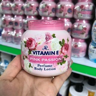 Kem dưỡng thể hương nước hoa Aron Vitamin E Perfume Body Lotion Thái Lan