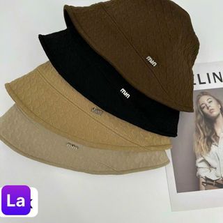 Mũ bucket đính kim loại chữ min QC