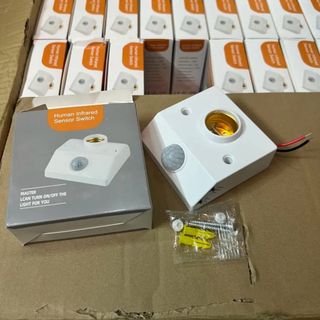 Đuôi đèn cảm biến thông minh