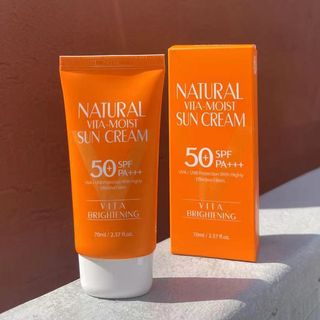 Kem chống nắng 3W Natural Vita-Moist Sun Cream SPF 50+ 70ml (Cam)