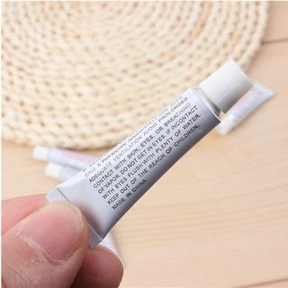 COMBO 2 TUÝP KEO DÁN VÀ 4 MIẾNG VÁ ĐA NĂNG CHUYÊN DỤNG: GHẾ HƠI, ĐỆM HƠI, BỂ BƠI, PHAO HƠI,..CTB452 - BECHIP