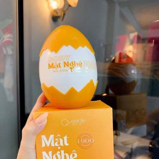 Kem Body Trứng Vàng Mật Nghệ 1900 250gr Mới Queenie Skin Giúp Da Trắng Sáng, Cấp Ẩm Tốt Cho Da, Ngăn Ngừa Lão Hóa