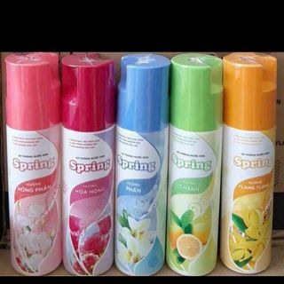 Xịt phòng Spring hương chanh được chiết xuất từ chanh tươi tự nhiên, đảm bảo an toàn sức khỏe cho người sử dụng. Hương chanh thơm mát cho không gian bạn mùi hương dễ chịu,