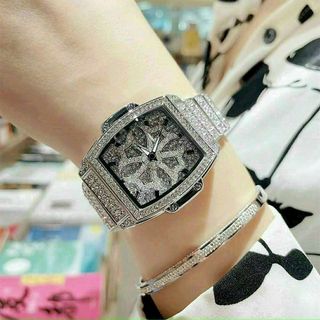 ĐỒNG HỒ CAO CẤP LÊN TAY CỰC ĐẸP ,GIÁ RẺ ,THƠI TRANG .BẢO HÀNH MÁY 2 NĂM NẾU LỖI DO NHÀ SẢN XUẤT  HÀNG NHẬP9
