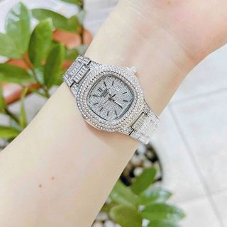 ĐỒNG HỒ CAO CẤP LÊN TAY CỰC ĐẸP ,GIÁ RẺ ,THƠI TRANG .BẢO HÀNH MÁY 2 NĂM NẾU LỖI DO NHÀ SẢN XUẤT9