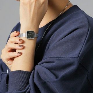 ĐỒNG HỒ MÁY NHẬT NỮ D.W LƯỚI VUÔNG