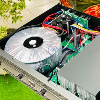 Cục Đẩy Công Suất X8 Đánh Được Cặp Loa Bass 30, Bass 40, Sub Bass 50