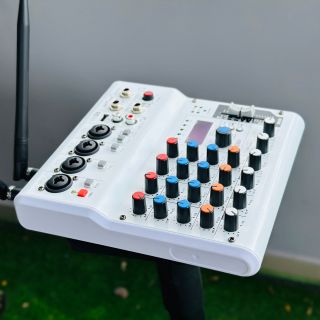Mixer Mini MTMAX Max-16Pro - Tích Hợp Nguồn 48V, 99 Hiệu Ứng DSP, Hát Livestream, Thu Âm, Karaoke Với Dàn Âm Thanh Gia Đình Đi Kèm 2 Micro Không Dây Bảo Hành 12 Tháng