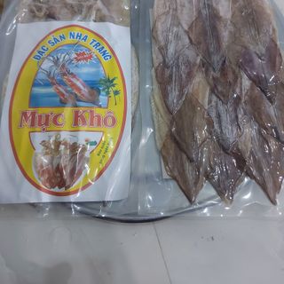 Mực ống phơi khô nha trang