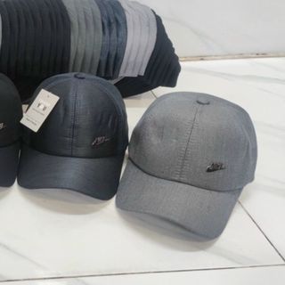 Nón lưỡi trai đính chữ ni ke màu xám NK