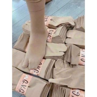 10 đôi vớ tất chất liệu cotton mềm mại, co giãn tốt, chống nắng bảo vệ cho đôi chân