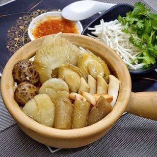 HẢI SÂM GAI VÀNG THIÊN NHIÊN Khay 500g (giao tphcm)
