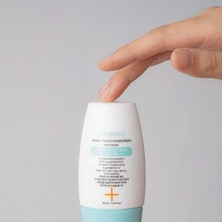 SMART TOUCH SUNCREEN MOISTERIZING 𝐊𝐄𝐌 𝐂𝐇𝐎̂́𝐍𝐆 𝐍𝐀̆́𝐍𝐆 DƯỠNG TRẮNG DA PSYSTEM DAMODE CHAI 50ML